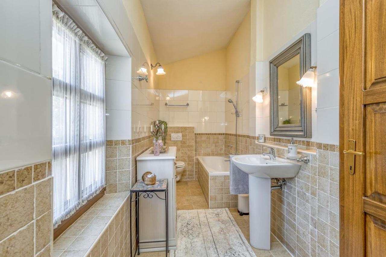 Villa Santolina Baderna Ngoại thất bức ảnh